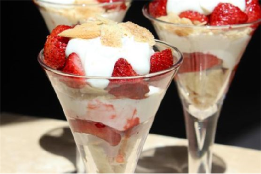 Roasted Strawberry Pie Parfait