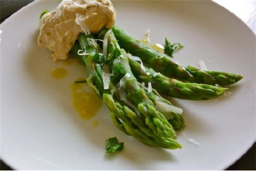 Asparagus With Black Pepper-Pecorino Zabaglione