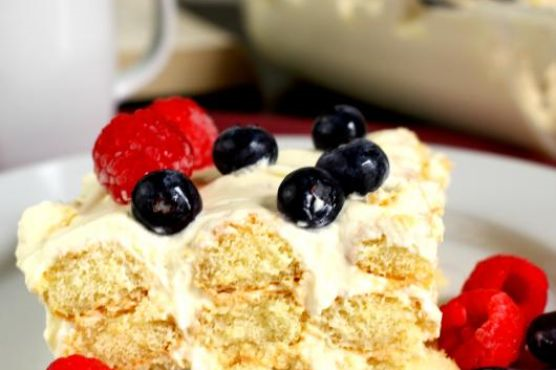 Limoncello Tiramisù with Raspberries and Blueberries