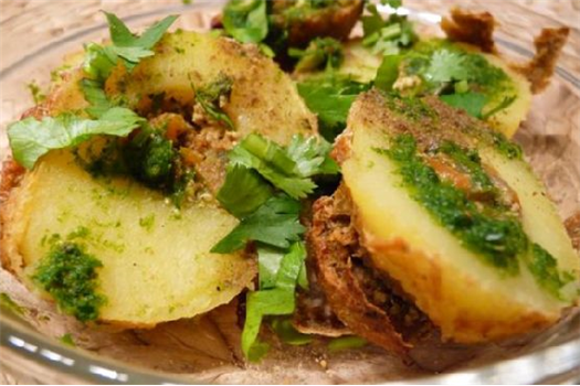 Baked Stuffed Potatoes (Tandoori Potatoes)