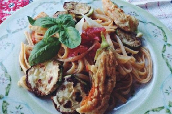 Lemon Fresh Spaghetti with Garden Sauce & Pumpkin Flowers