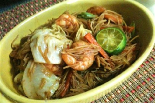 Pancit Bihon (Filipino Pancit)