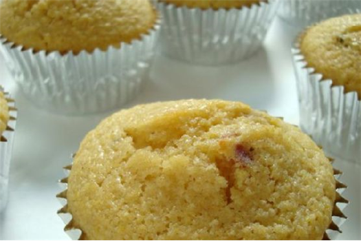 Maple-Bacon Corn Muffins