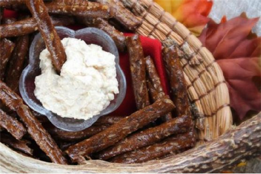 Sauerkraut Dip with Bacon and Garlic