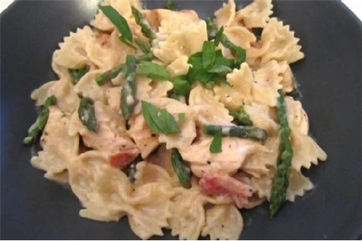 Chicken Farfalle with Low-Fat Alfredo Sauce